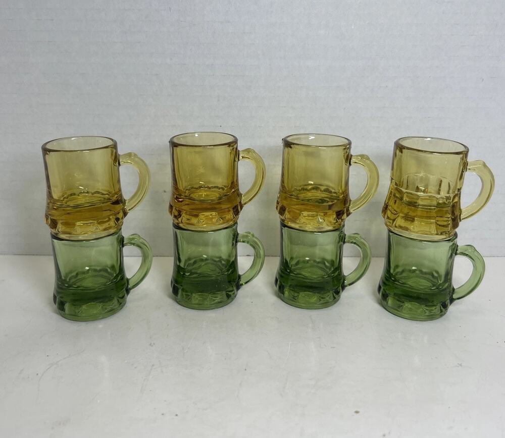 Federal Glass Mini Beer Mug Shotglasses Fluted Bottoms 4 Amber, 4 Green- Set 8